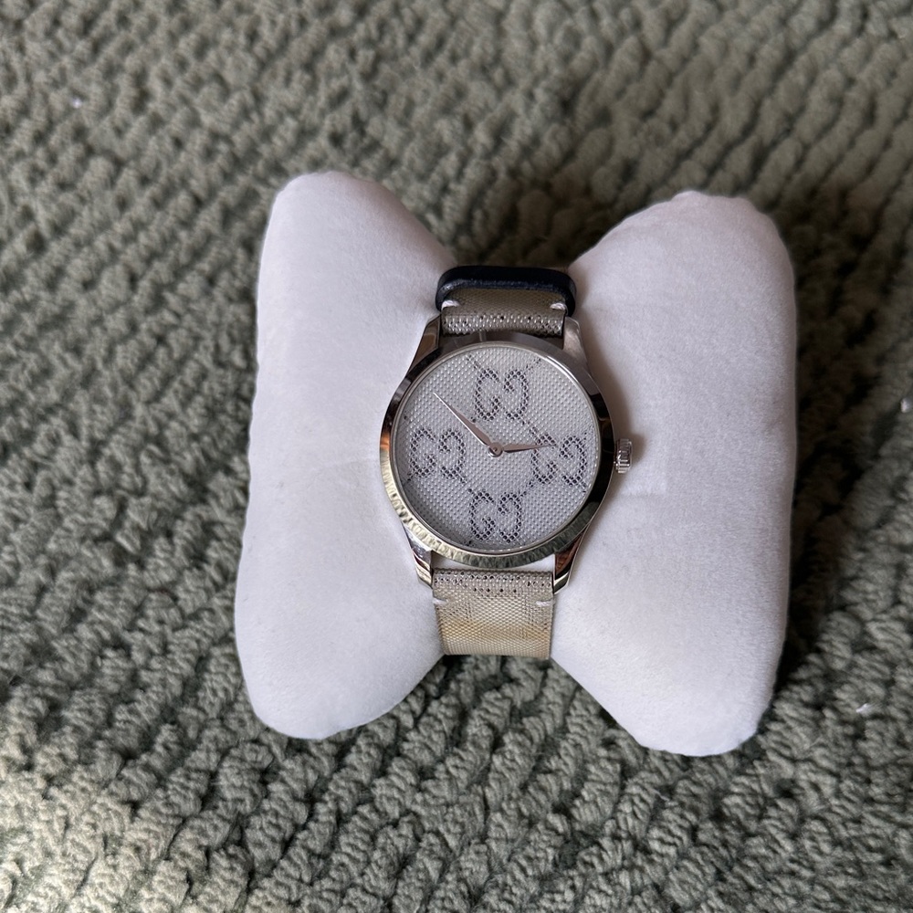 Gucci Hologram Band Watch